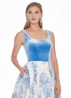 Ashley Lauren - 1345 Sleeveless Metallic Brocade Floral Ballgown