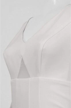 Donna Morgan - D4087M Sleeveless V Neck Sheath Midi Dress