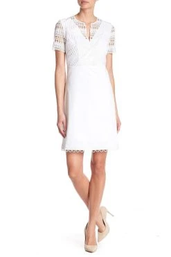 Elie Tahari - E303N607 Lace V-neck A-line Dress Cocktail Dresses