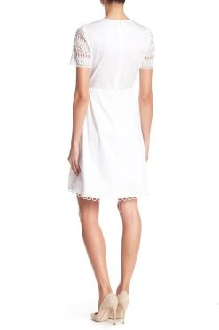 Elie Tahari - E303N607 Lace V-neck A-line Dress Cocktail Dresses