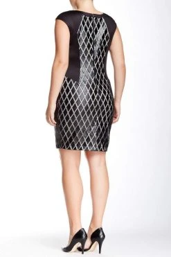 Jax - 2PYR57Q Crisscross Trim Cutout Dress