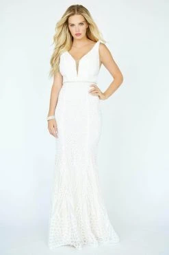 Jolene Collection - Plunging V-Neck Lace Evening Dress 19047 - 1 Pc Offnu In Size 8 Available Formal Gowns