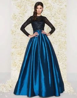 Mac Duggal - 62883D Long-Sleeved Beaded Lace Shiny Dress