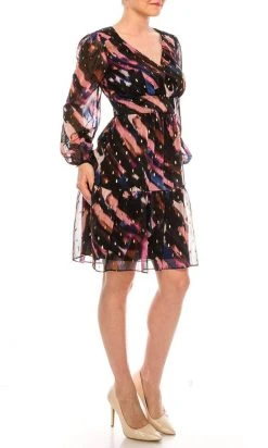 Plus Size Dresses Maggy London - G4814M V-Neck Empire Short Dress