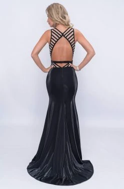 Nina Canacci - 6514 Deep V-neck Trumpet Dress With Train Formal Gowns