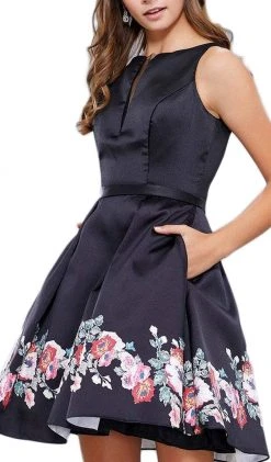 Nox Anabel - 6233 Chic Floral-Printed Bateau Cocktail Dress