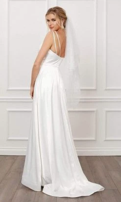 Nox Anabel - E484 Plunging V Neck A-Line Dress