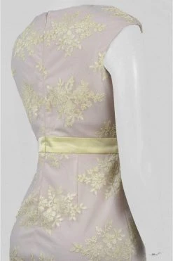 Cocktail Dresses Sangria - DBLU929 Embroidered V-neck Sheath Dress