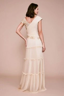 Formal Gowns Tadashi Shoji - Embellished Cap Sleeve Tiered A-line Dress - 1 Pc Gold In Size 4 Available