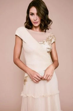 Formal Gowns Tadashi Shoji - Embellished Cap Sleeve Tiered A-line Dress - 1 Pc Gold In Size 4 Available