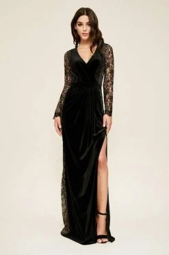 Tadashi Shoji - Molin Lace Long Sleeve Velvet A-line Evening Dress - 1 Pc Black/Nude In Size 00 Available Formal Gowns
