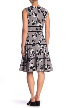Taylor - 1169M Floral Print V Neck Sleeveless Crepe Dress Cocktail Dresses 8 Taylor - 1169M Floral Print V Neck Sleeveless Crepe Dress Cocktail Dresses