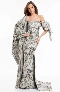 Terani Couture - 1821E7143 Two Toned Gown With Bow And Shawl