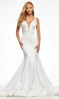 Ashley Lauren - 11060 Plunging Neck Trumpet Bridal Dress