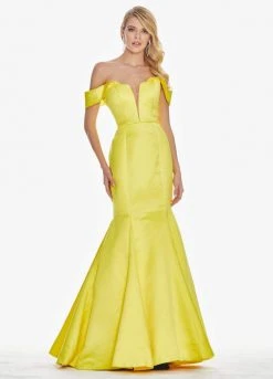 Ashley Lauren - 1410 Draped Plunging Off Shoulder Mermaid Gown
