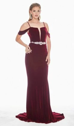 Ashley Lauren - 1473 Plunge Notched Off Shoulder Velvet Gown