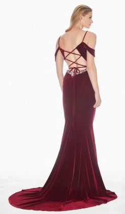 Ashley Lauren - 1473 Plunge Notched Off Shoulder Velvet Gown