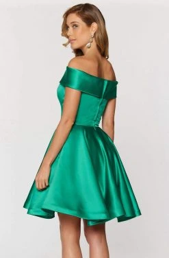 Ashley Lauren - 4047 Off The Shoulder Cocktail Dress