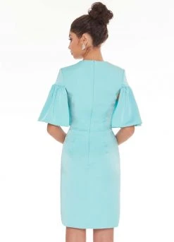 Ashley Lauren - 4226 Flowy Sleeve Fitted Crepe Cocktail Dress