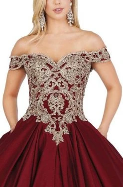 Dancing Queen - 1498 Embroidered Off-Shoulder Ballgown With Train