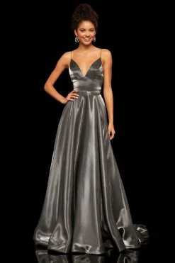 Sherri Hill - 52424 V-Neck Open Back Evening Dress