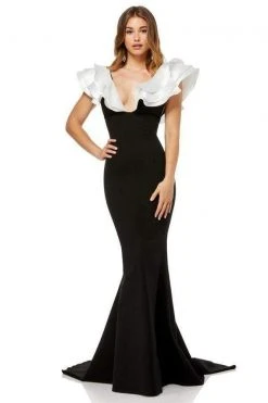 Sherri Hill - 52550 Long Deep V-neck Scuba Trumpet Dress