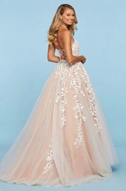 Sherri Hill - 53371 Embroidered Halter Tulle A-Line Dress