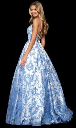 Sherri Hill - 53921 Embroidered Sweetheart Ballgown